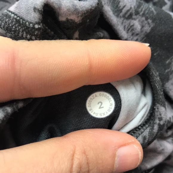 Lululemon Align Pant II 25" Floral Illusion Ice Grey Multi - Picture 3 of 4